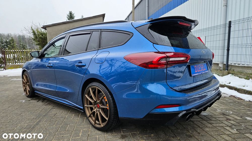 Ford Focus 2.0 EcoBlue S&S ST mit Styling-Paket - 2