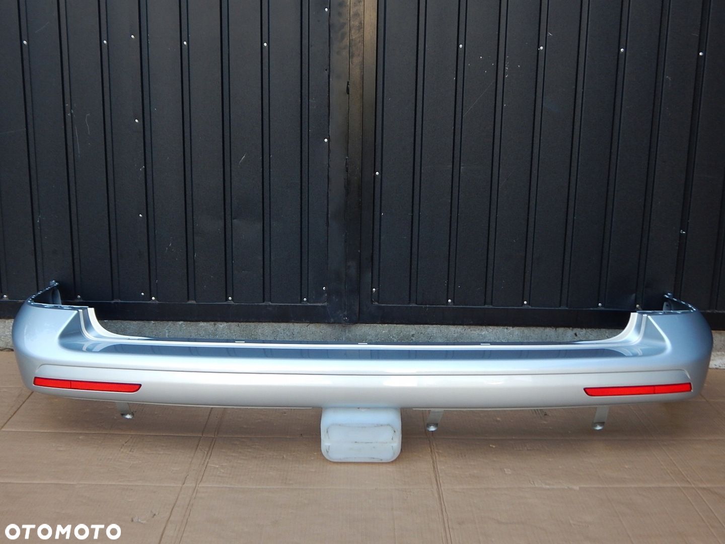 VW T6 T6.1 CARAVELLE zderzak tył tylny srebrny LA7W DRZWI SKRZYDEŁKA IGŁA - 1