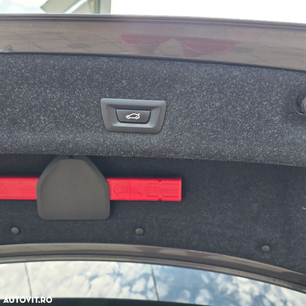 BMW Seria 3 318i Aut. M Sport - 16