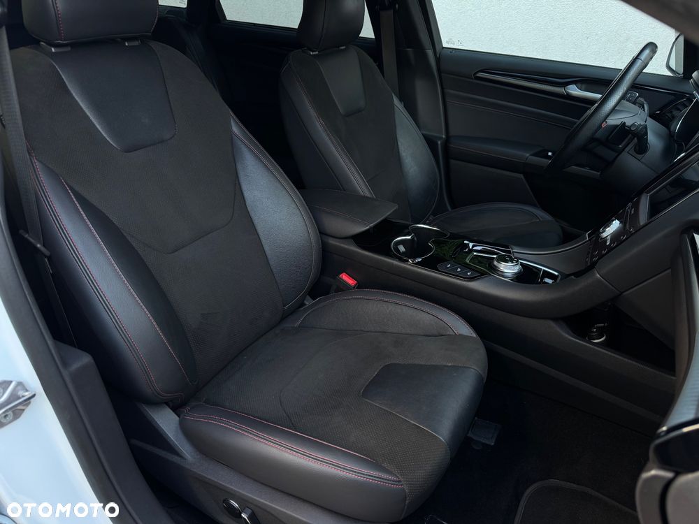 Ford Mondeo 2.0 EcoBlue Allrad ST-Line - 32