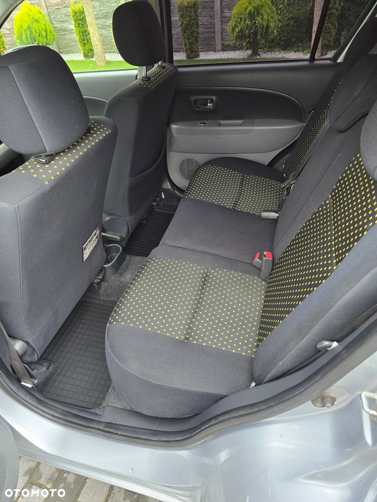 Daihatsu Sirion 1.3 - 9