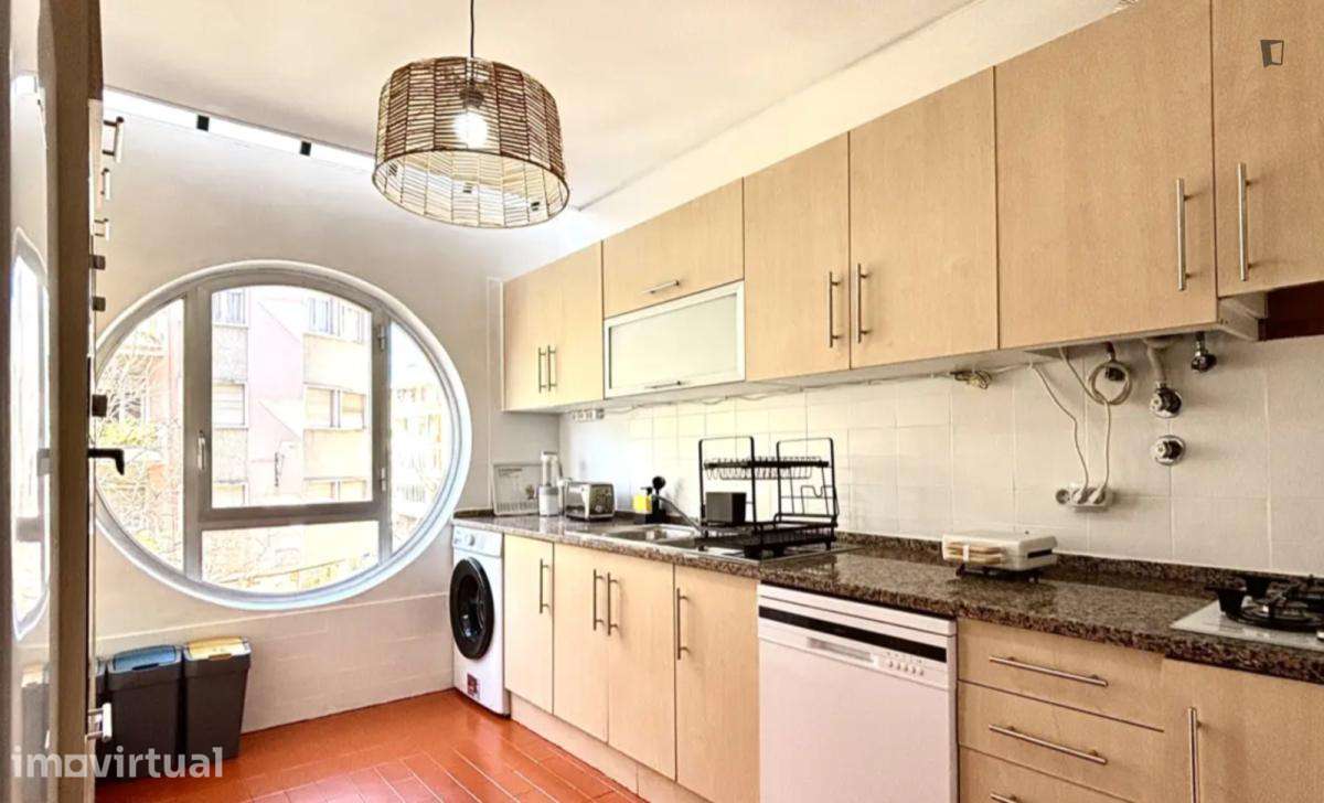 Quarto - localizado em Entrecampos Lisbon - Grande imagem: 3/13