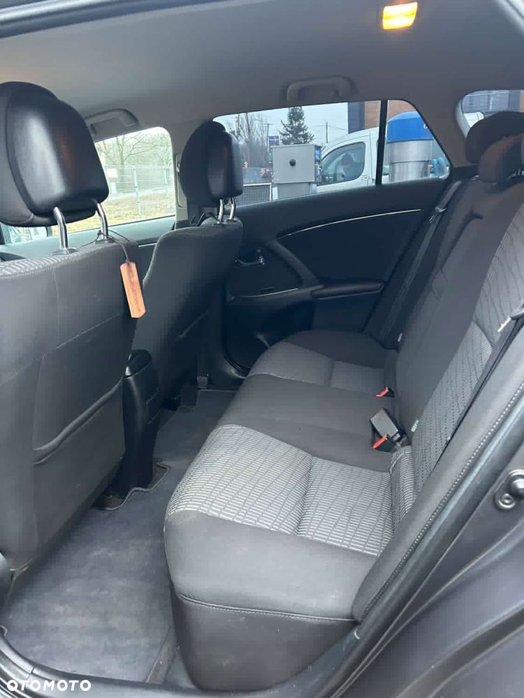Toyota Avensis 2.0 D-4D Sol+NAVI - 8