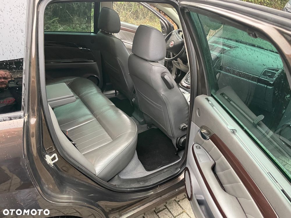 Fiat Croma 2.4 JTD Emotion - 11