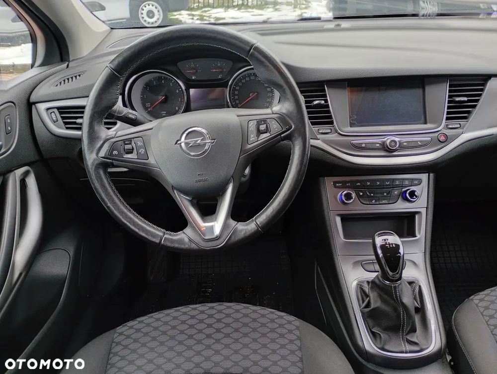 Opel Astra 1.4 T Enjoy - 11