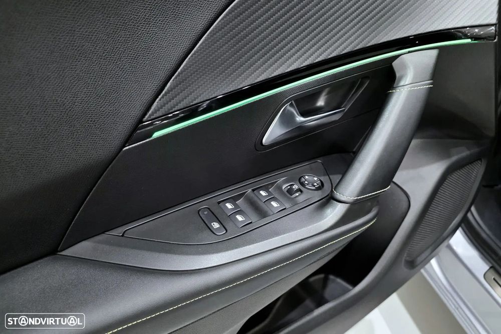 Peugeot e-2008 50 kWh GT Pack - 9