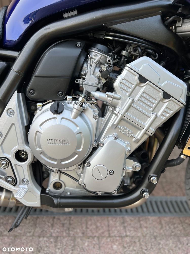 Yamaha FZS - 4