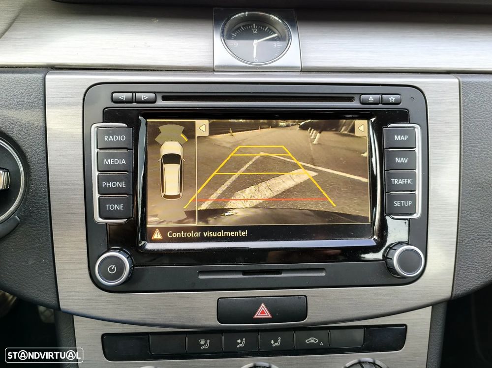 VW Passat Variant 1.6 TDI BlueMotion - 21