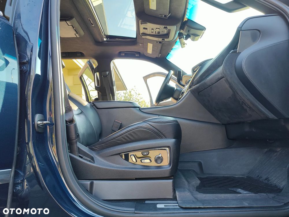 Cadillac Escalade - 18