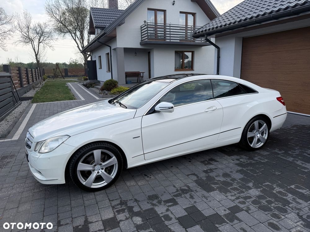 Mercedes-Benz Klasa E 300 BlueEFFICIENCY 7G-TRONIC Avantgarde - 1