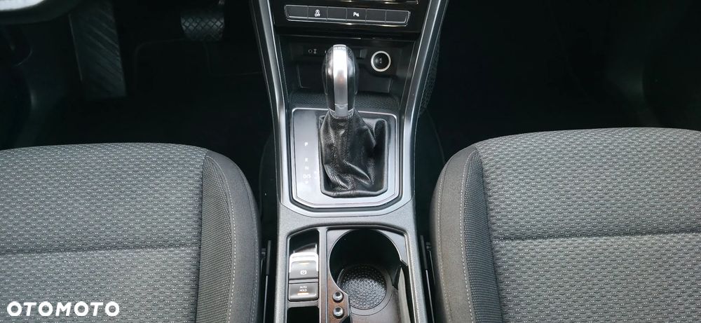 Volkswagen Touran 2.0 TDI BMT Active DSG - 19