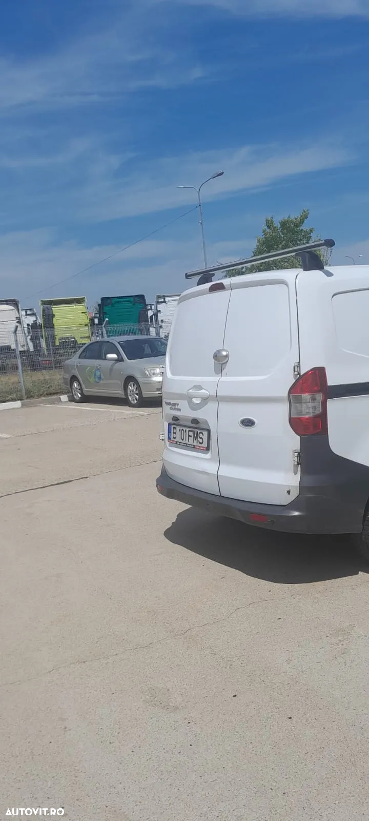 Ford Transit Courier - 6