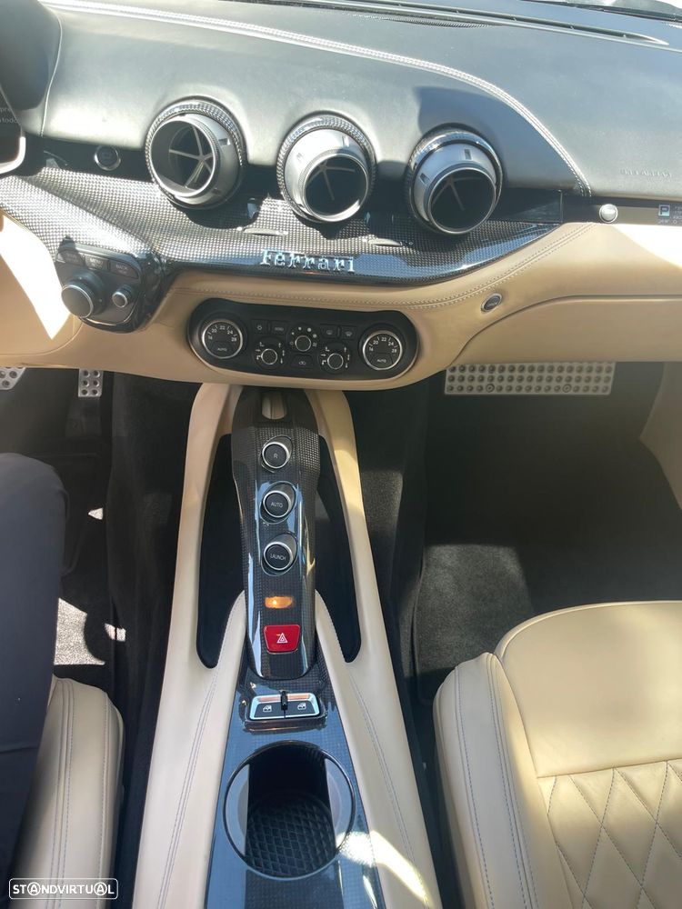 Ferrari F12 Berlinetta Hele - 22