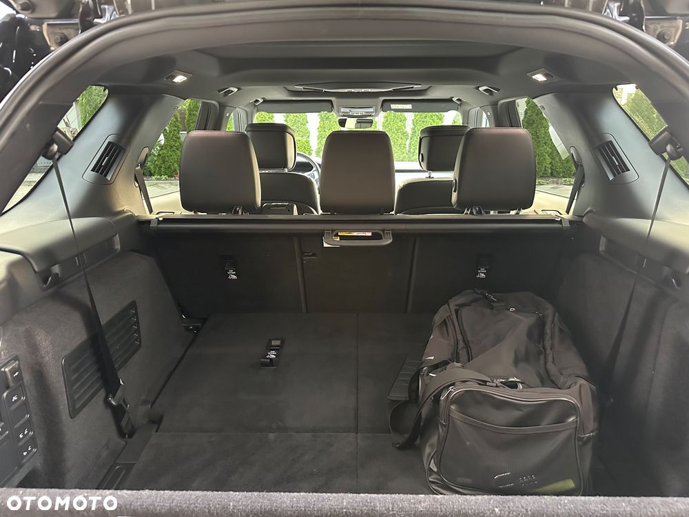 Land Rover Discovery D300 R-Dynamic HSE - 12