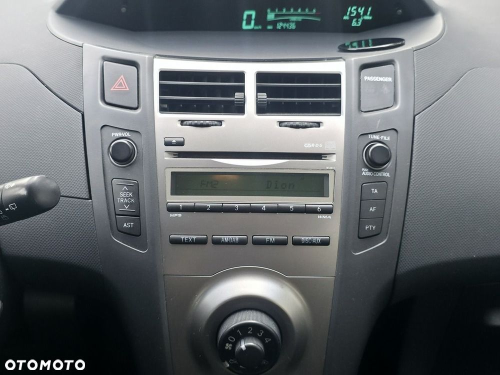 Toyota Yaris - 15