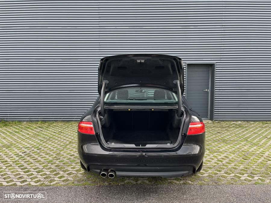 Jaguar XE 2.0 D Prestige Aut. - 12