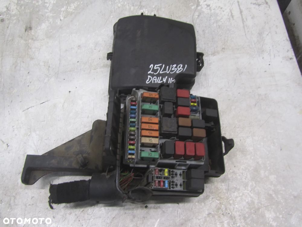 Iveco Daily 11->2.3 HPI skrzynka bezpieczników obudowa 51905215 - 1