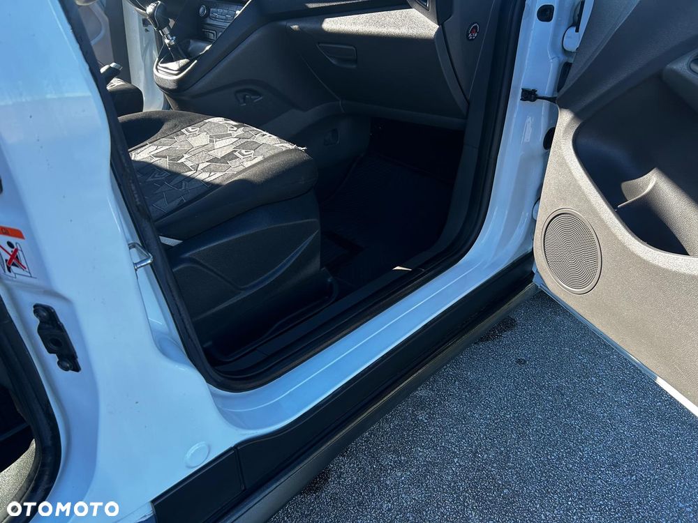 Ford Transit Connect - 38