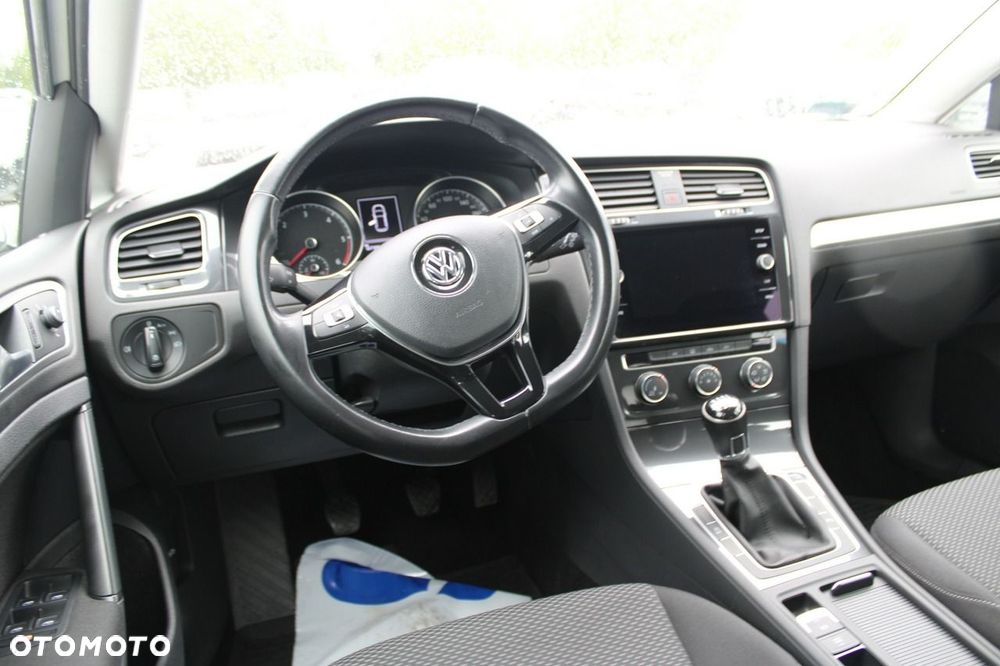 Volkswagen Golf - 15