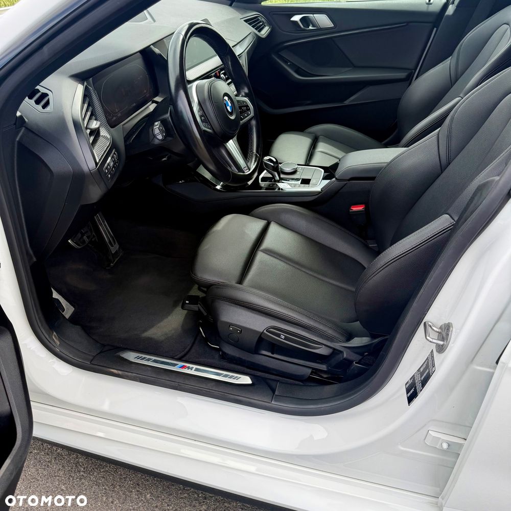 BMW Seria 2 218i - 13
