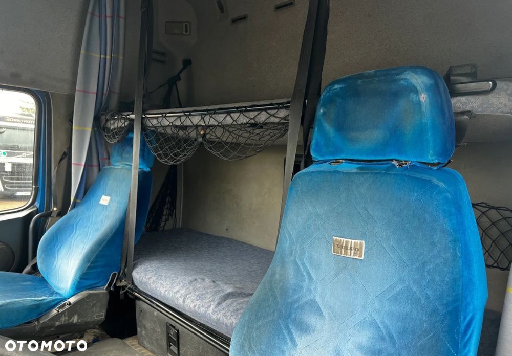Volvo 420 / Manual / 2000 rok - 16