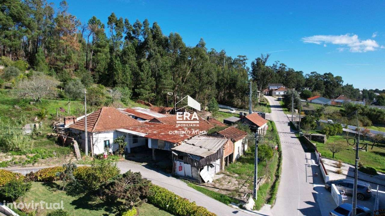 Moradia T4 localizada em Caxarias, Ourém - Grande imagem: 3/22