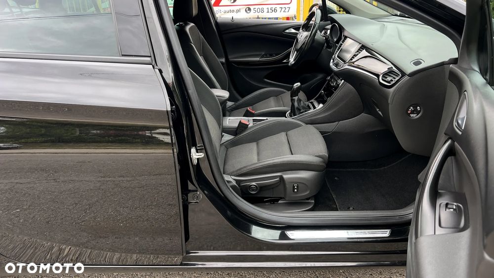 Opel Astra 1.6 CDTI Cosmo - 24
