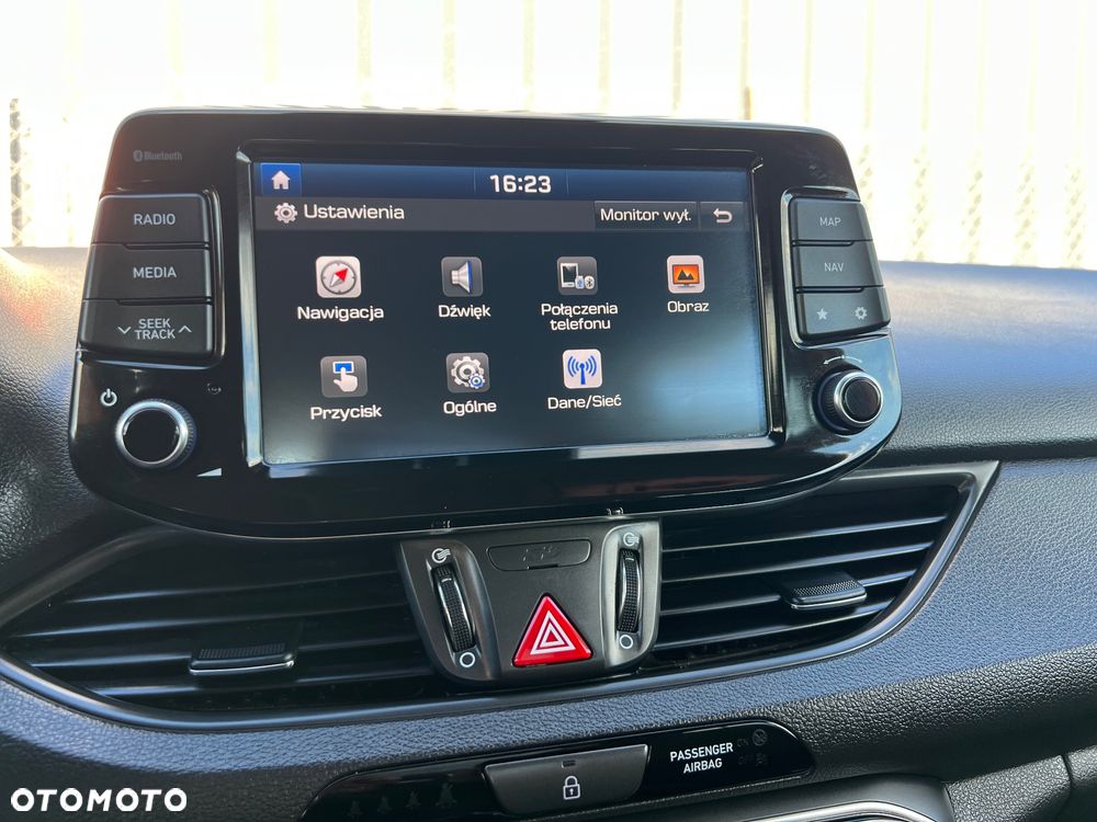 Hyundai i30 1.6 D Premiere Luxury DCT - 15