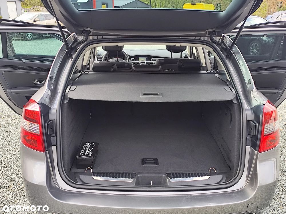 Renault Laguna dCi 150 FAP Start-Stop Bose Edition - 32