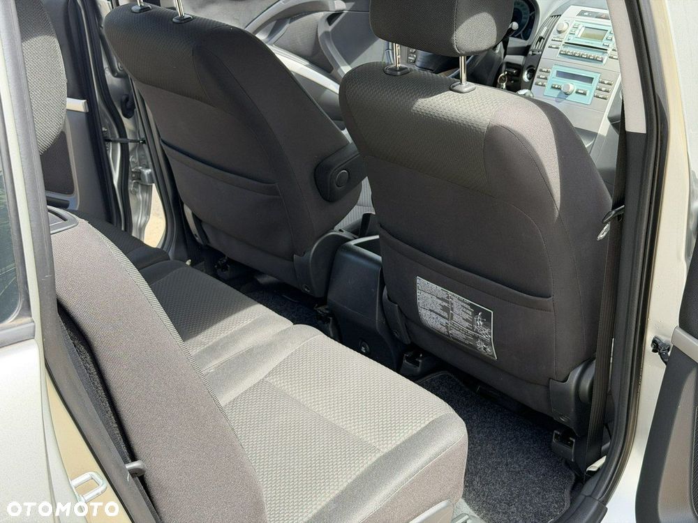 Toyota Corolla Verso - 28