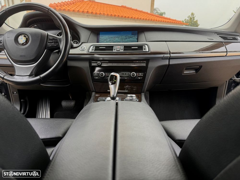 BMW 740 d Pack M - 36