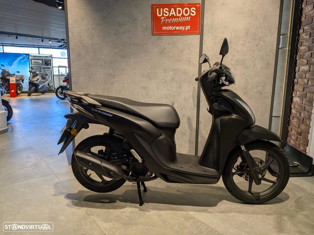Honda Vision - 1