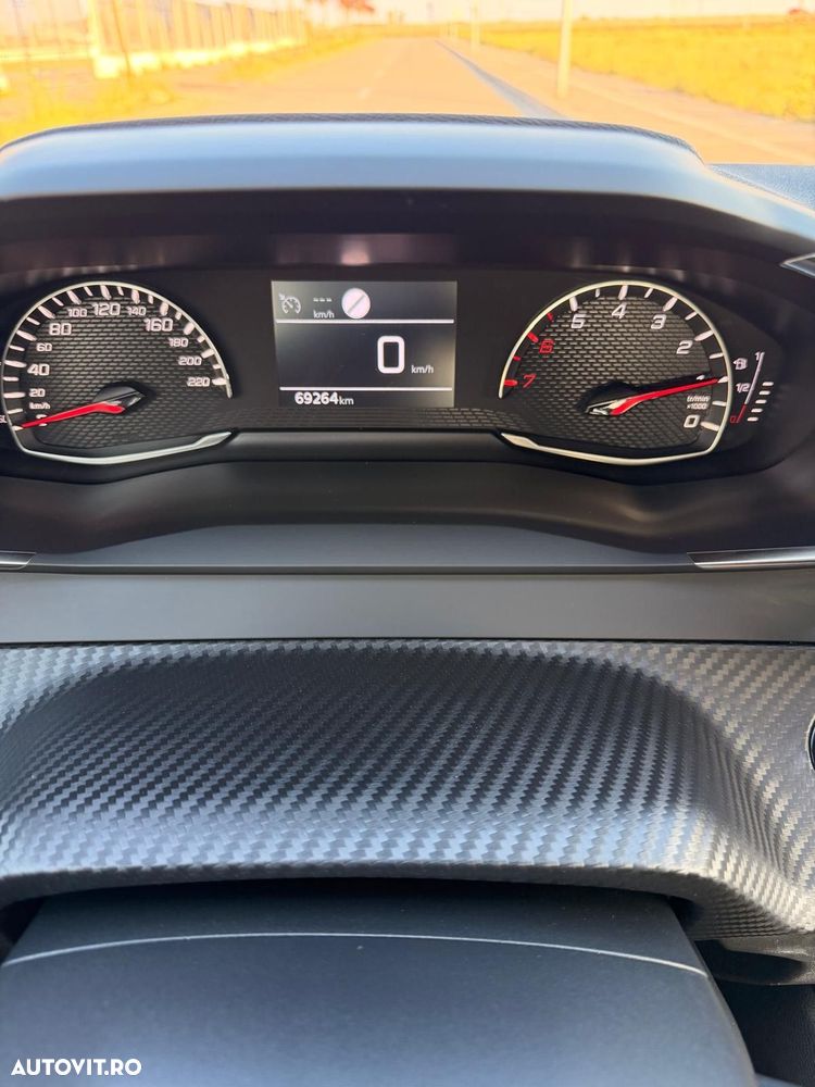 Peugeot 208 1.2 L PureTech STT Active - 6