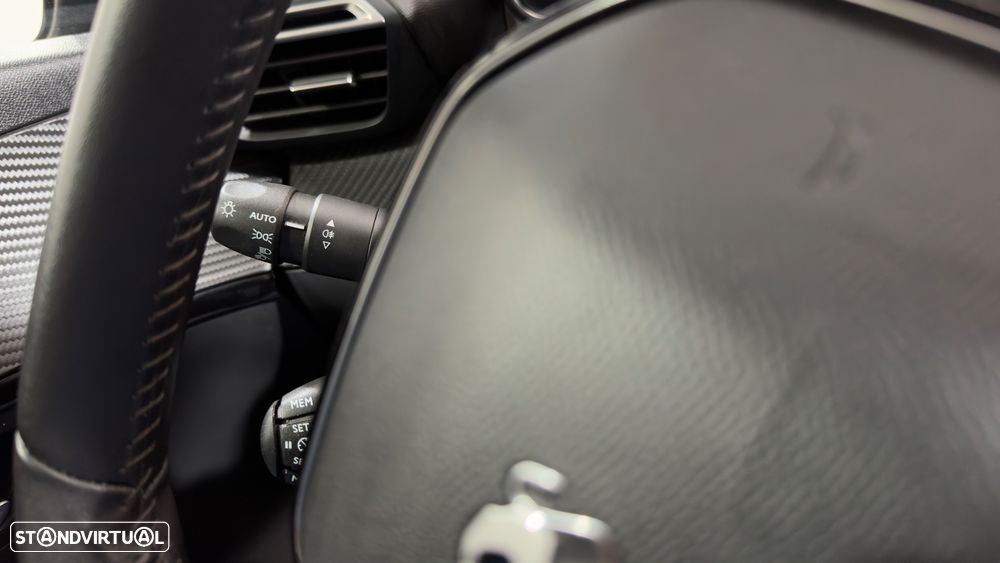 Peugeot e-208 E-Style - 20