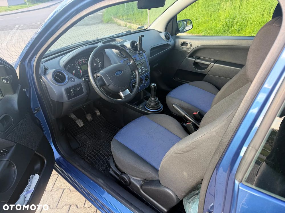 Ford Fiesta - 10