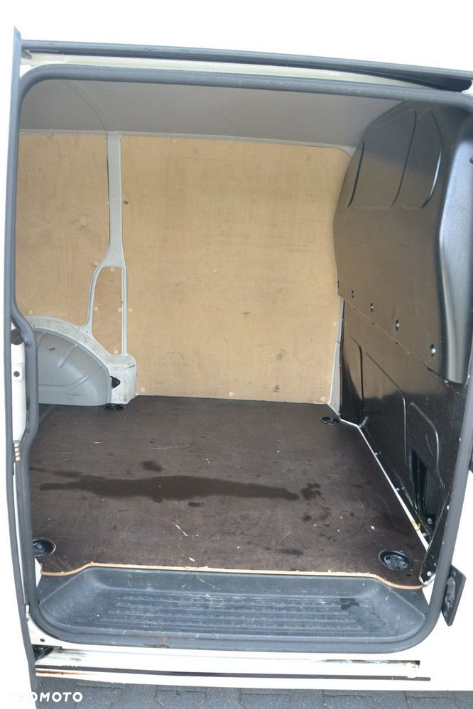 Volkswagen Transporter - 16