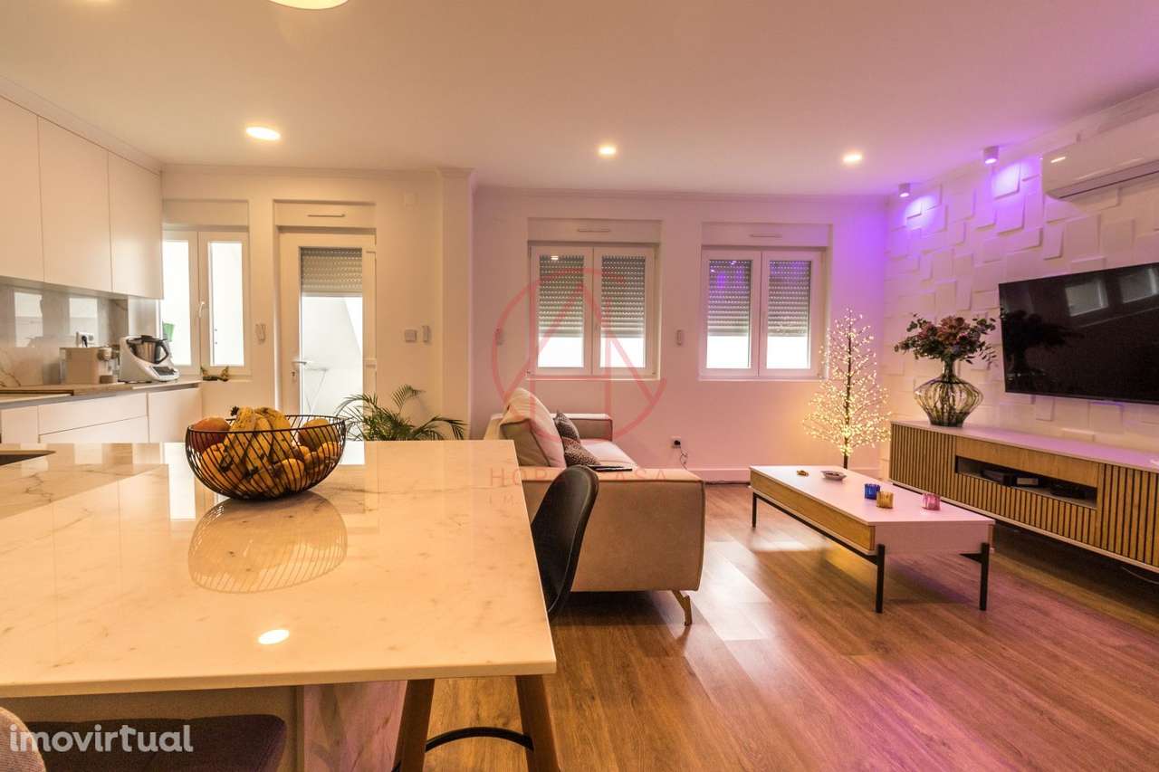 R/C de Moradia bi-familiar com quintal e garagem individual - Grande imagem: 4/39