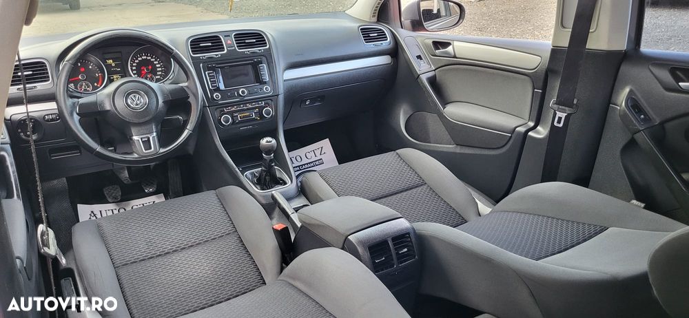 Volkswagen Golf - 10
