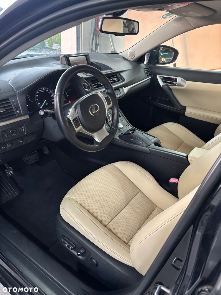 Lexus CT 200h Prestige - 18