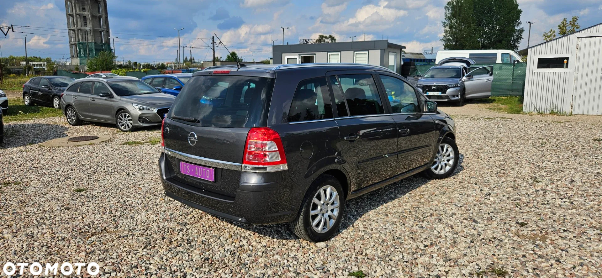 Opel Zafira 1.8 Cosmo - 2