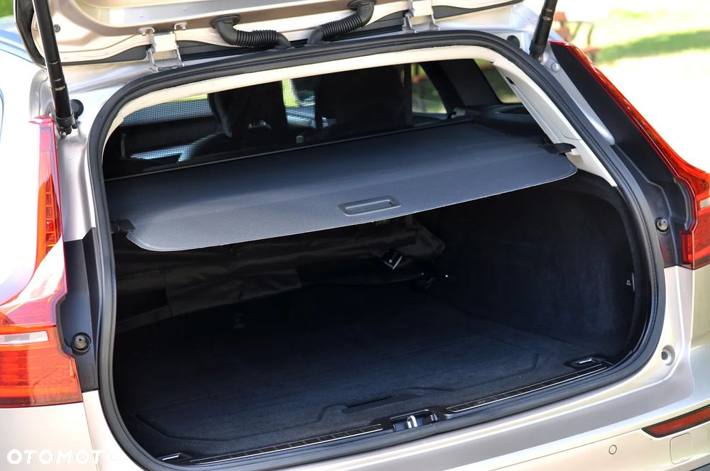 Volvo V60 B4 D Momentum Pro - 13