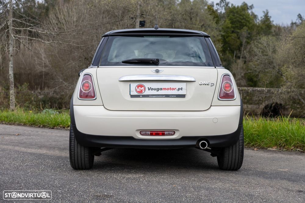 MINI 3 Portas One D - 6