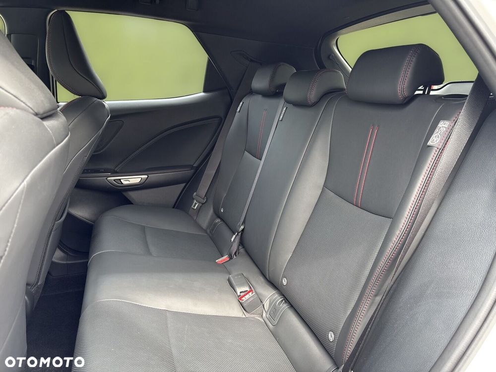 Lexus LBX 1.5 Hybrid Emotion - 13