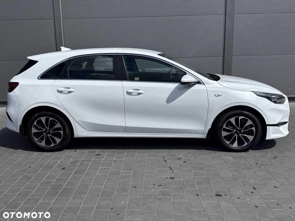 Kia Ceed 1.5 T-GDI M DCT - 11