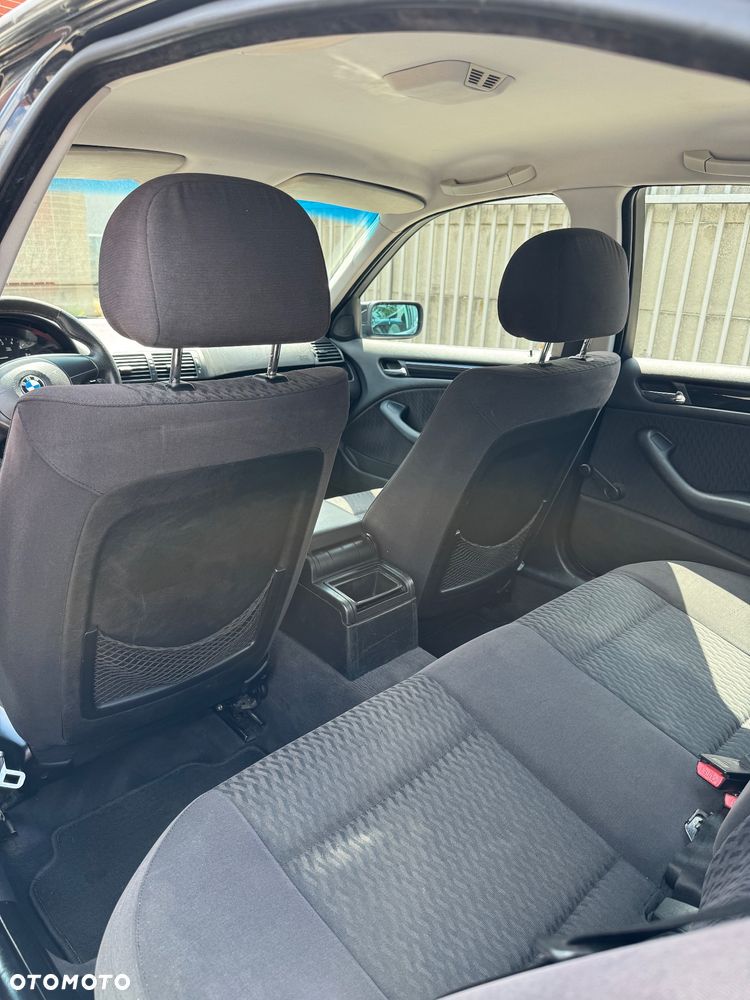 BMW Seria 3 320i - 10