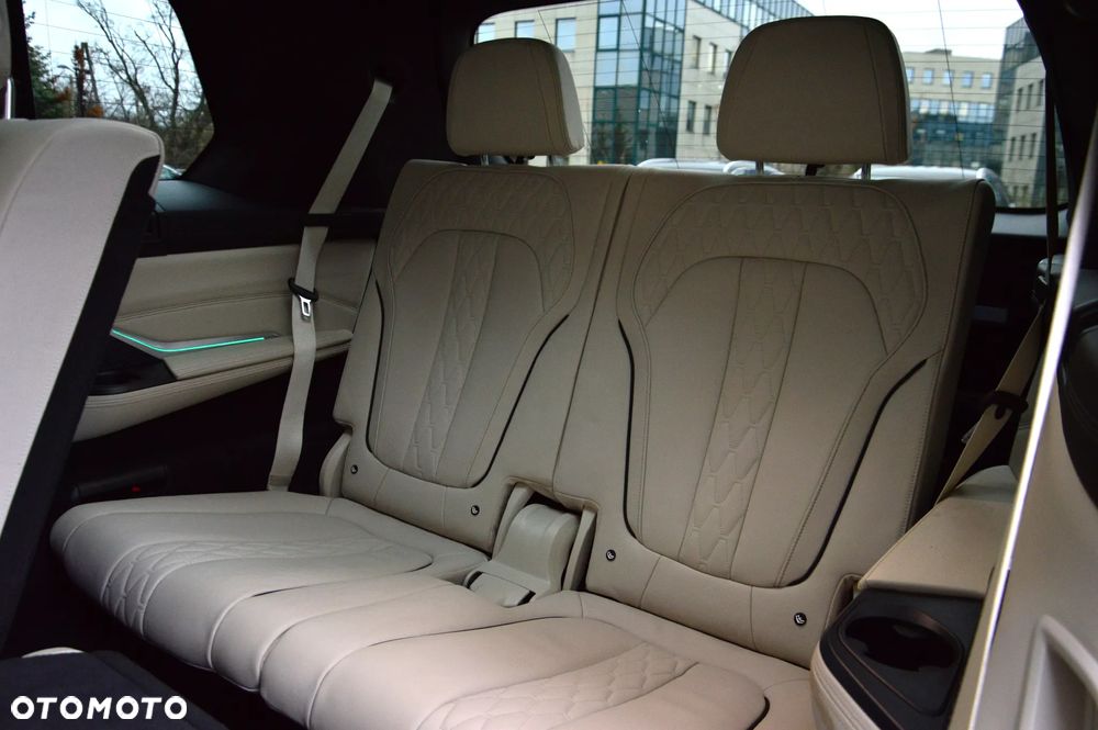 BMW X7 - 21