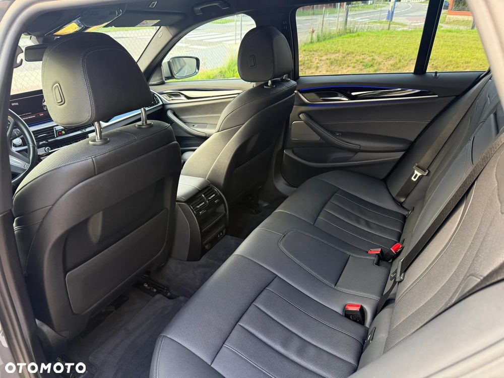 BMW Seria 5 520d xDrive mHEV M Sport sport - 12