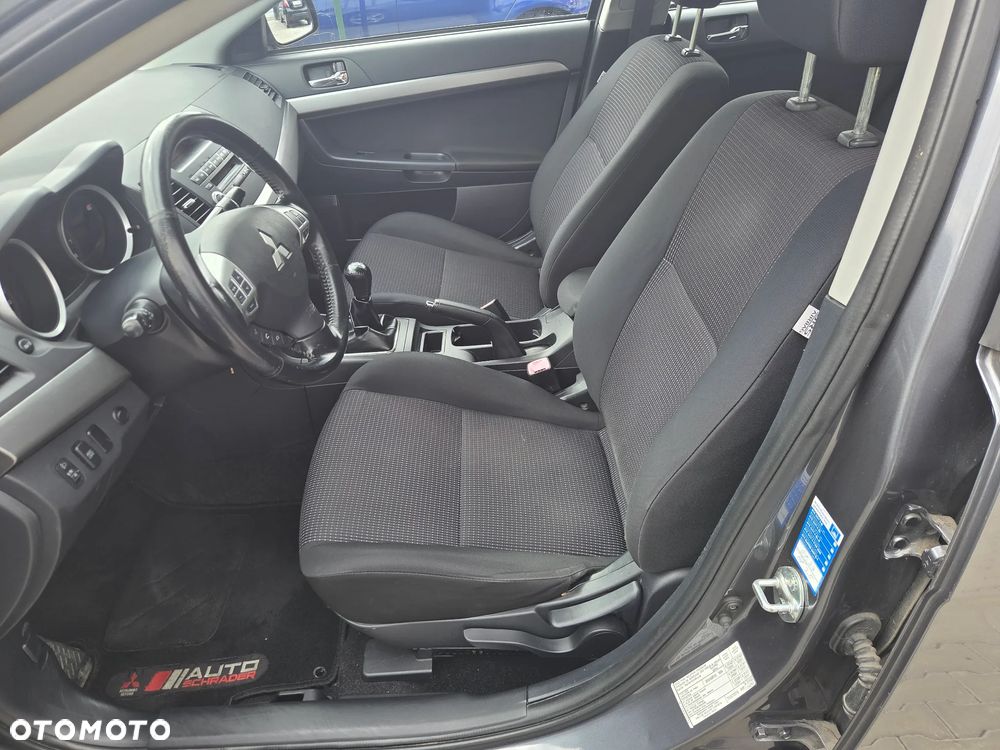 Mitsubishi Lancer 1.8 Invite - 9