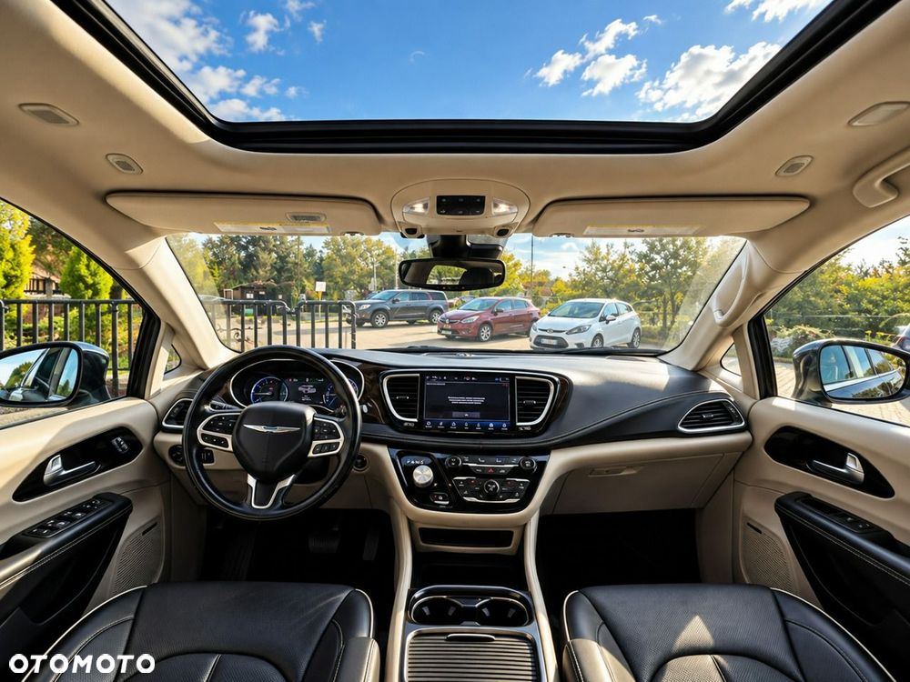 Chrysler Pacifica - 3