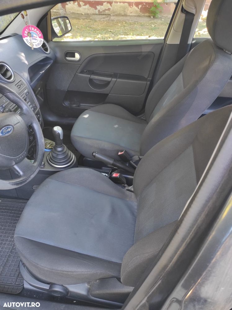 Ford Fiesta - 8